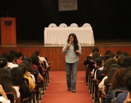 Session by Ms. Ruchi Shrivastav on writing for webin CUBE series